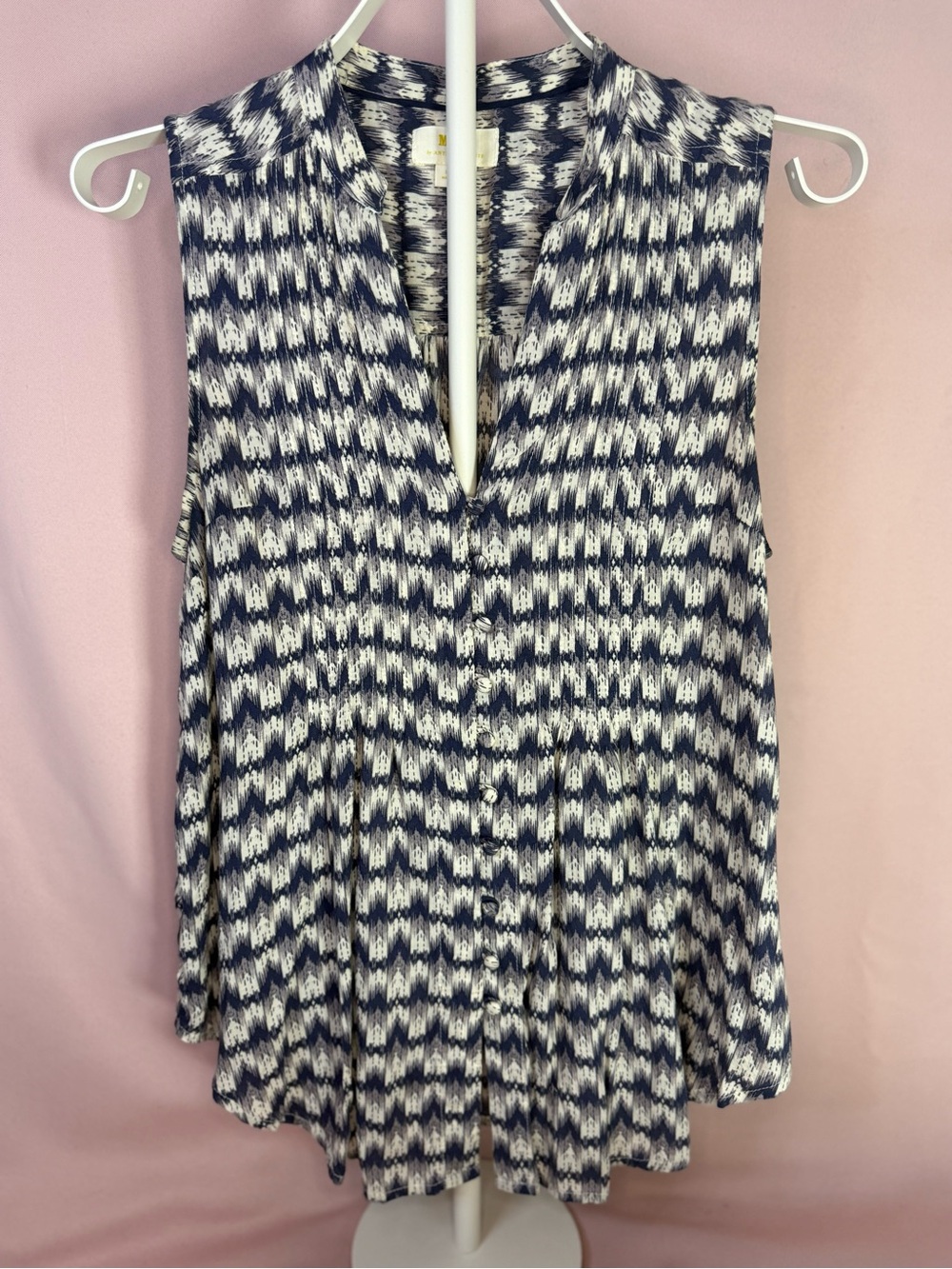 Maeve by Anthropologie -NWOT Navy & White Ikat Sleeveless V-Neck Top - Size S
